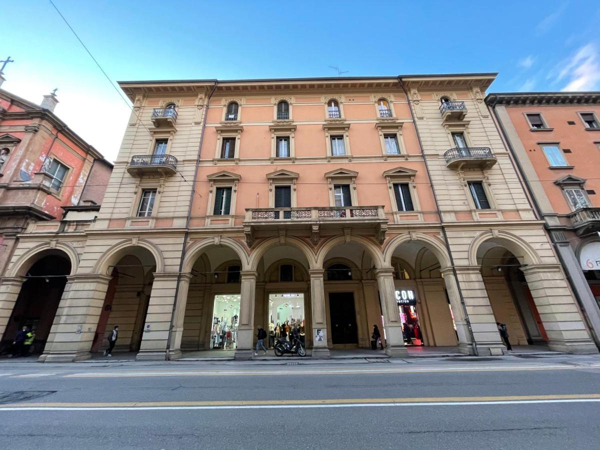 Indipendenza Mansion City Centre Болоня Екстериор снимка