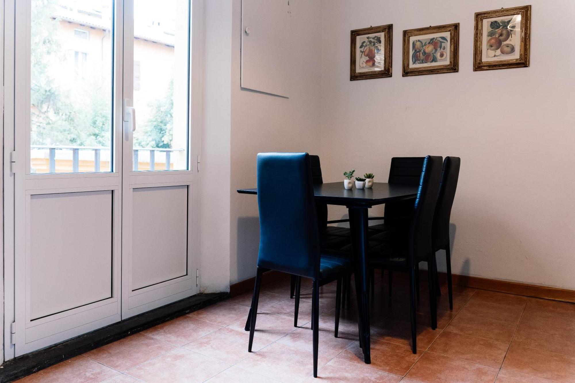Indipendenza Mansion City Centre Болоня Екстериор снимка
