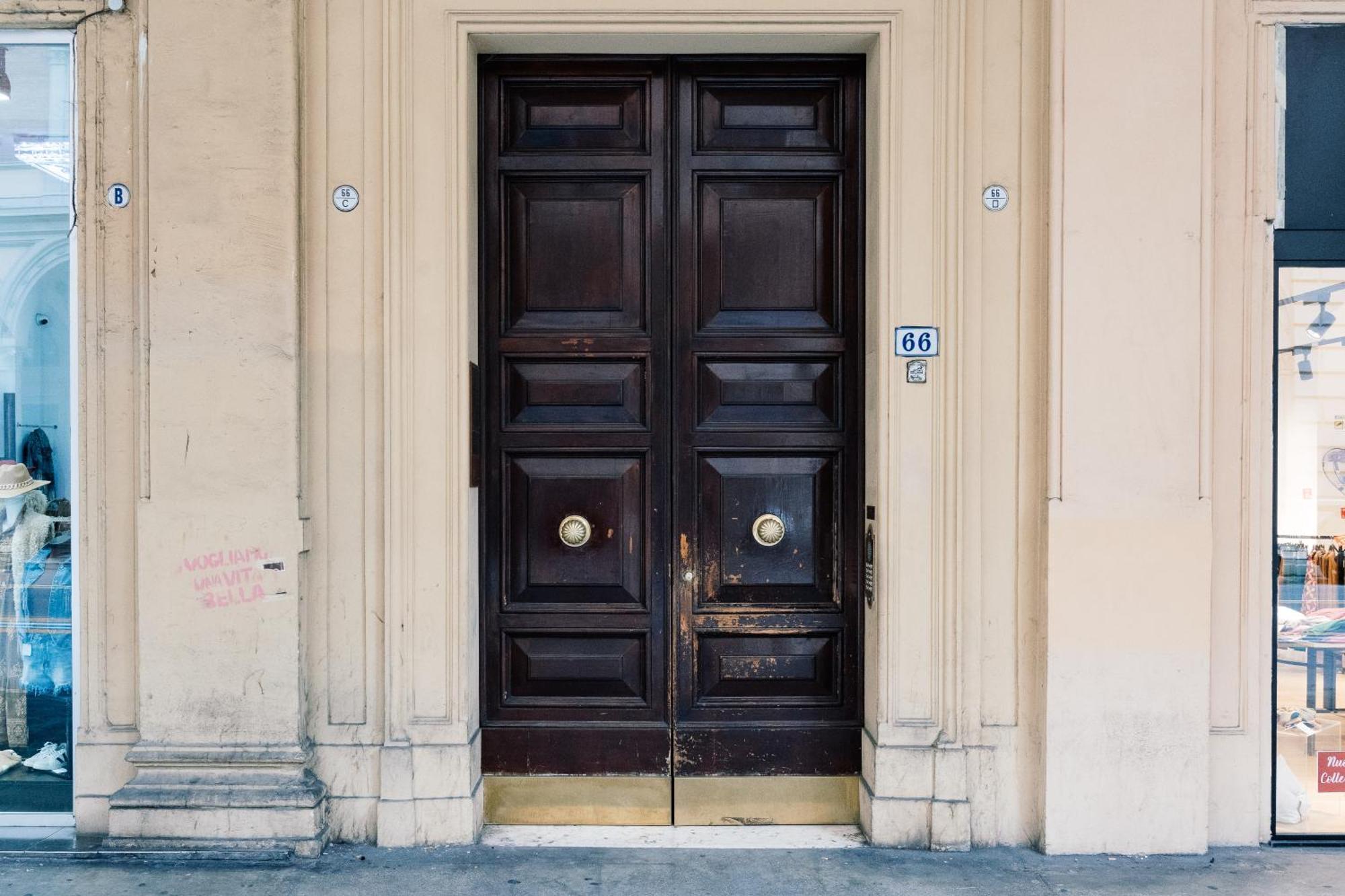 Indipendenza Mansion City Centre Болоня Екстериор снимка