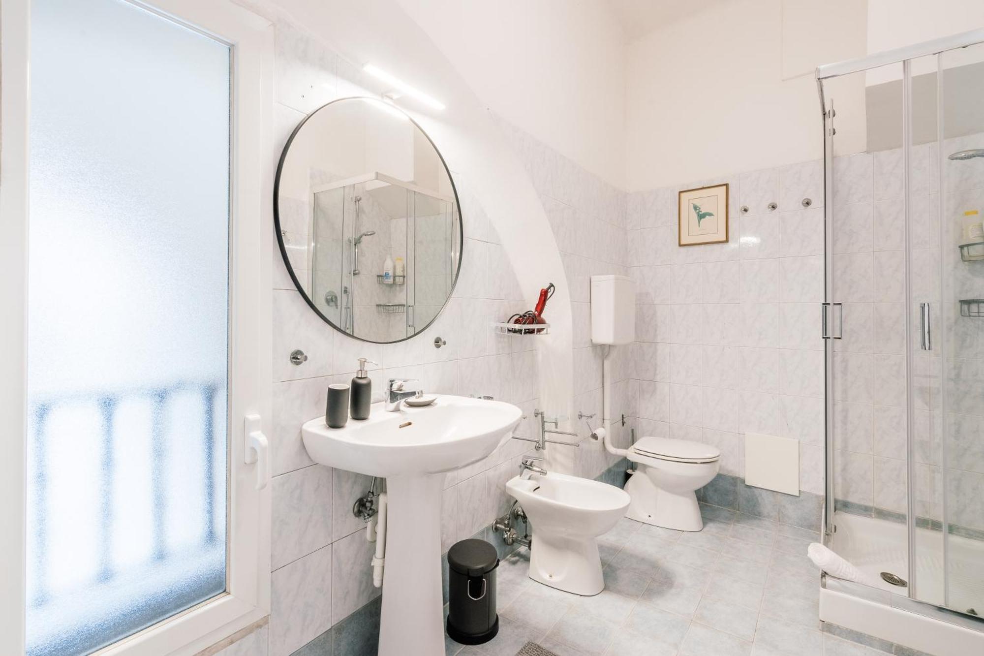 Indipendenza Mansion City Centre Болоня Екстериор снимка